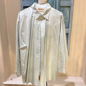 Roundtree & Yorke Light Green Dress Shirt